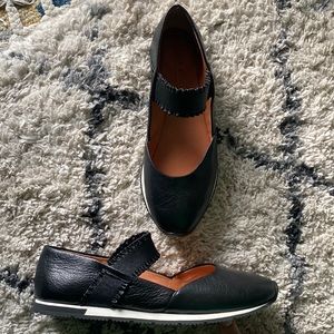 [Gentle Souls] 7.5 Kenneth Cole Black Luca Ruffle Strap Ballet Flat